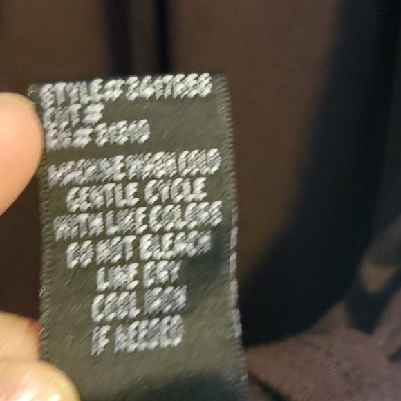 AGB Blouse - Picture 3 of 4